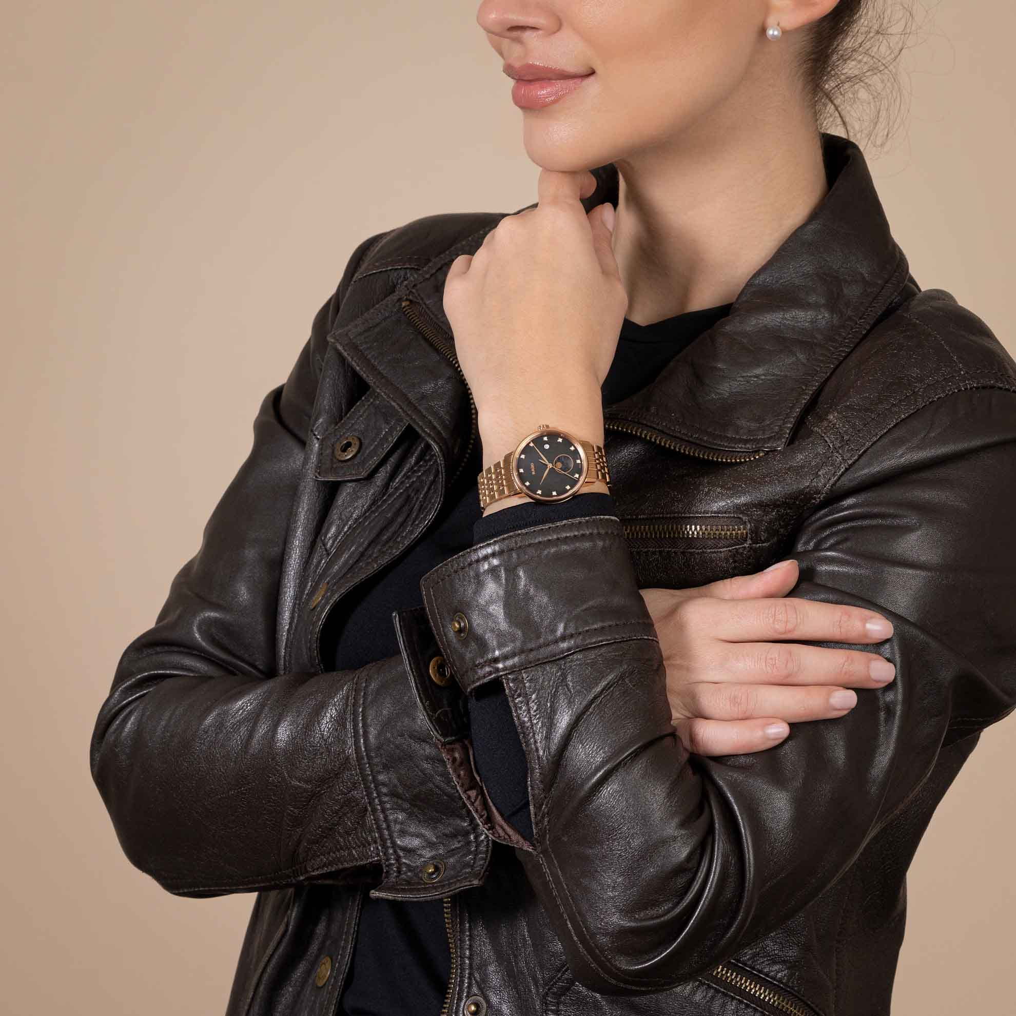 Rado Rado Coupole Diamonds Moonphase R22884903, coupole швейцария женские часы на браслете нержавеющая сталь с pvd-покрытием боковой вид