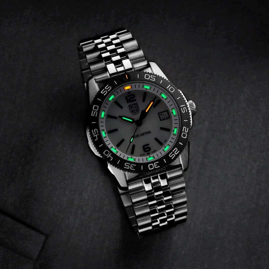 Luminox Luminox Pacific Diver XS.3126M.1  — детали корпуса и нержавеющая сталь 316l