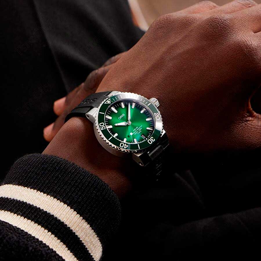 Oris Oris Aquis 01 400 7763 4157-07 4 24 74EB мужские часы зеленый циферблат на запястье