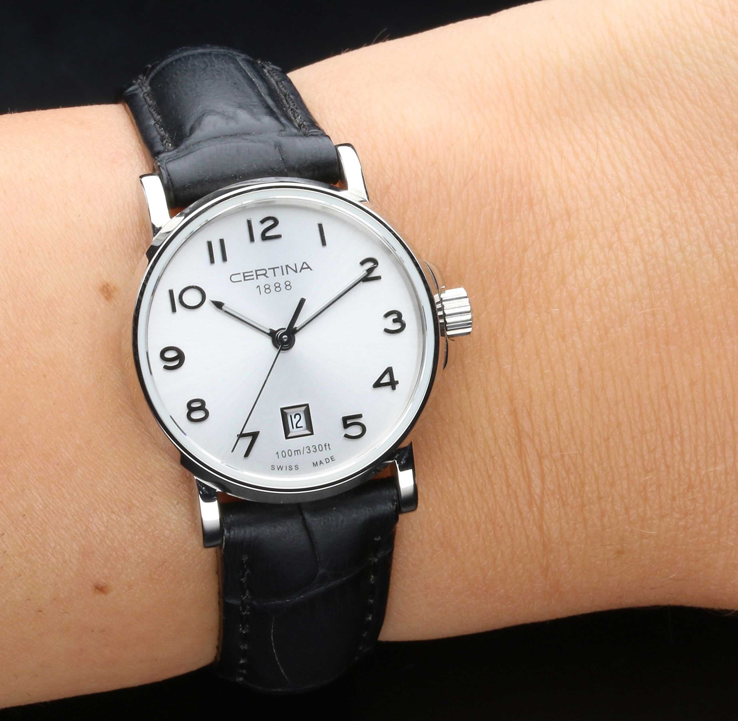 Certina Certina DS Caimano C017.210.16.032.00 DS Caimano, наручные женские часы фото под углом